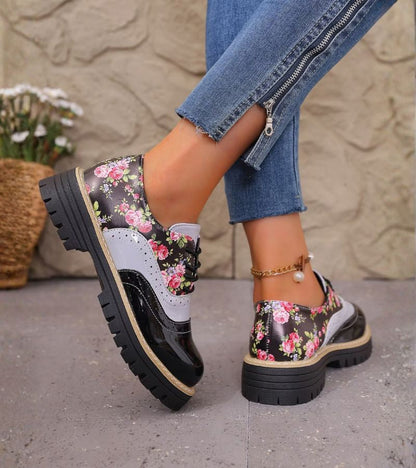 Maverno™ Rosalie | Veterschoenen met Bloemenprint.