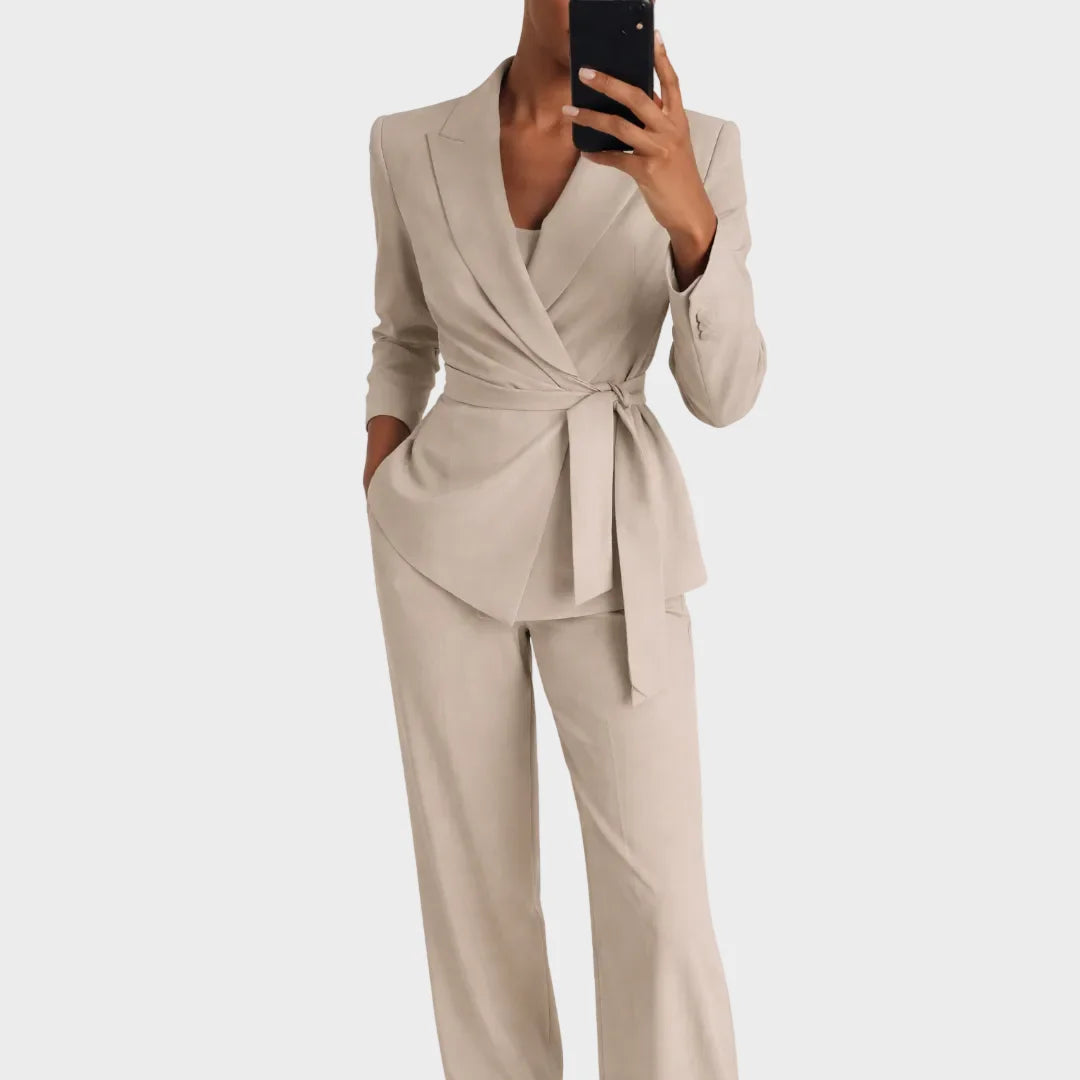 Maverno™ | Elegant damespak met strikceintuur