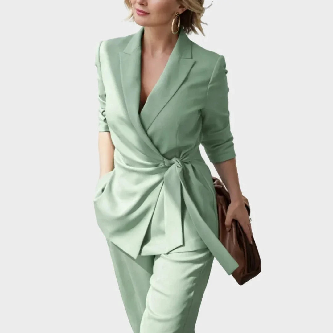 Maverno™ | Elegant damespak met strikceintuur